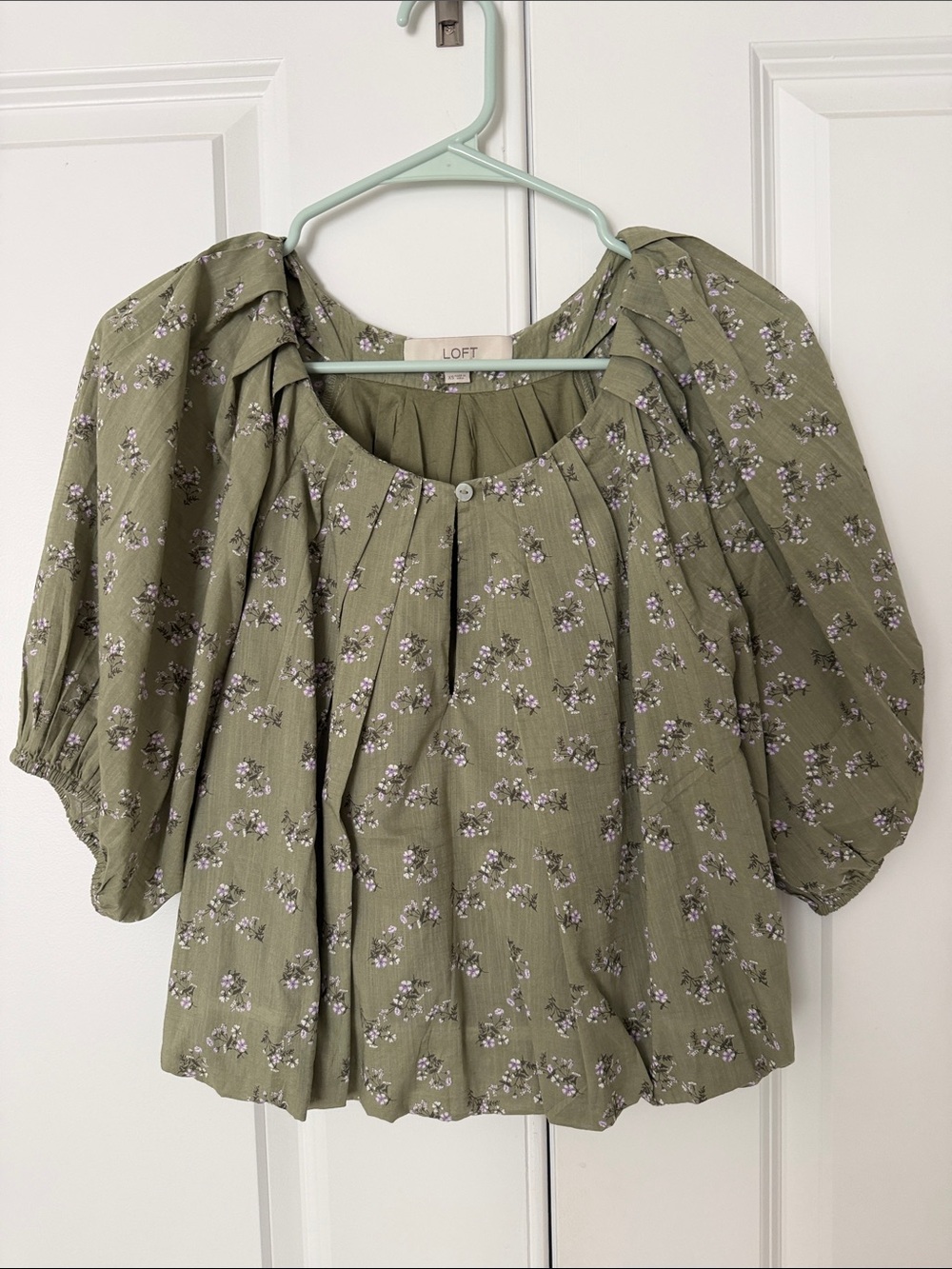 LOFT Olive Green Floral Puff-Sleeve Top